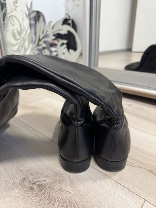 Шкіряні ботфорти за коліно