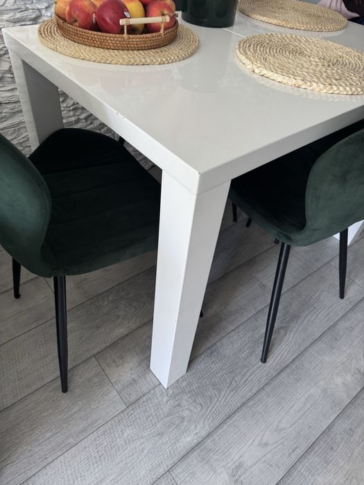Stol salon bialy polysk