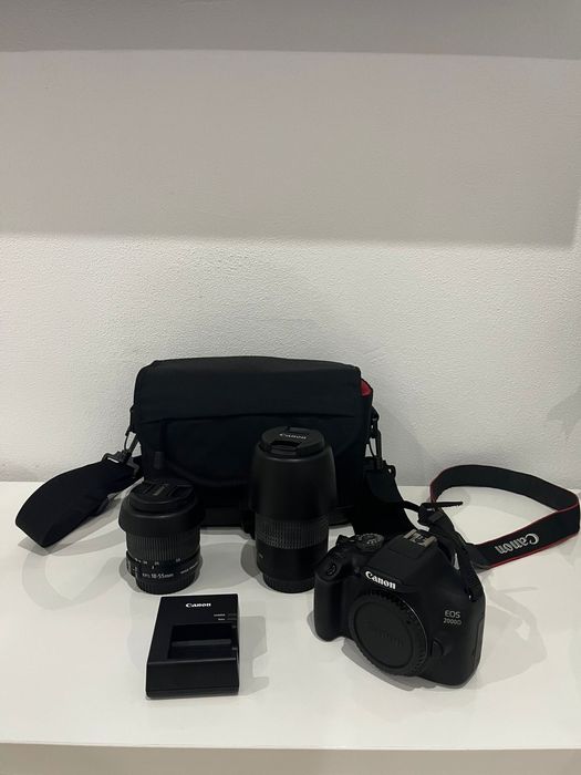 Kit Máquina Fotográfica CANON EOS 2000D