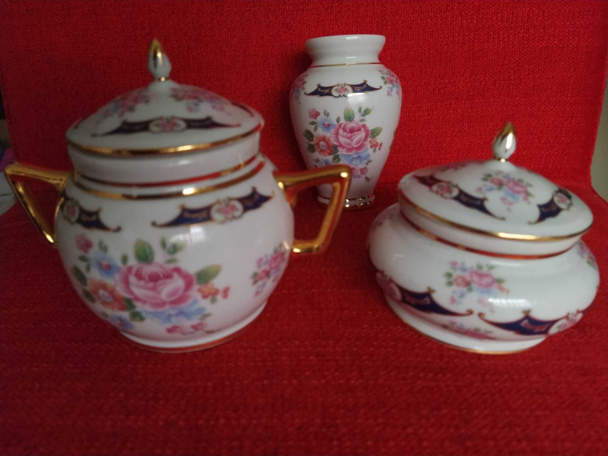 Conjunto 3 peças em porcelana de Alcobaça