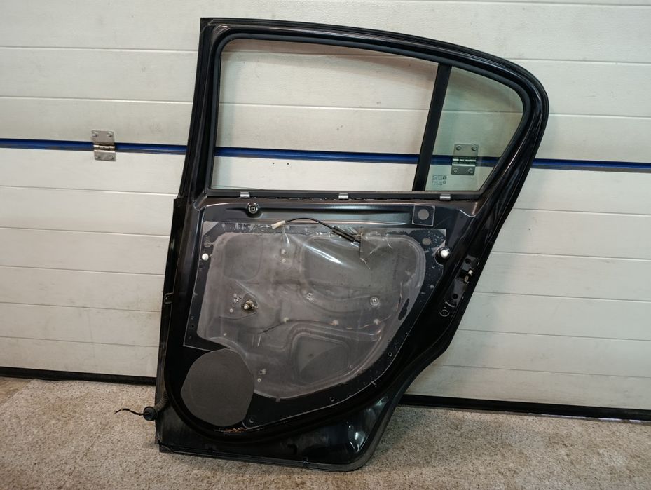 Opel Corsa D 5d drzwi prawe prawy tył tylne Z20R