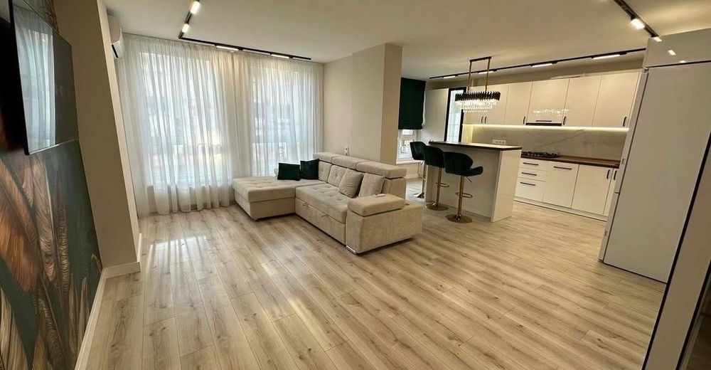 Оренда дизайнерської 1 км квартири в самому центрі міста