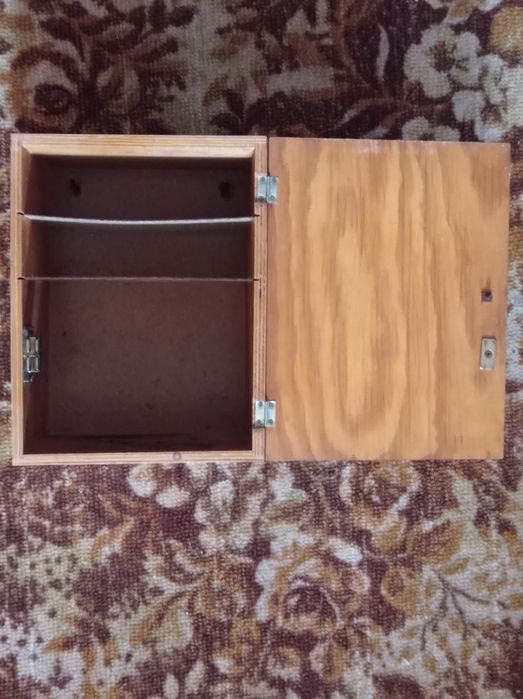 Продам органайзер: навісну шафу для ванної кімнати, гаража, дачі