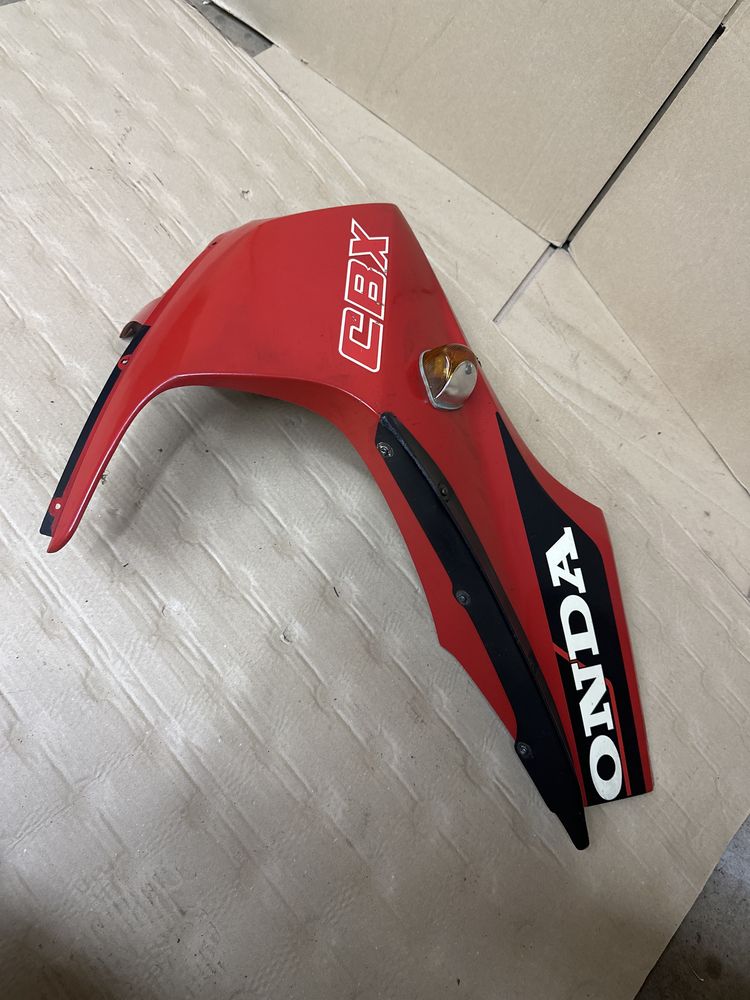 Honda CBX750 Czasza Bok Czacha Prawa