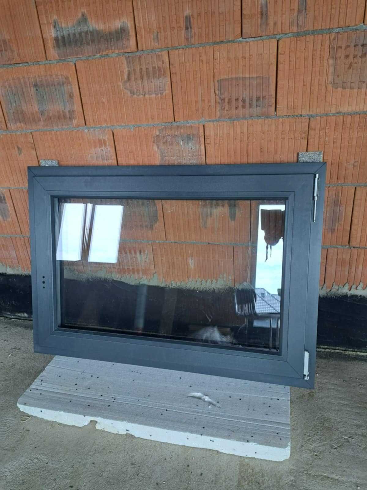 Okno trzyszybowe 117x80 wraz z roletą elektryczną