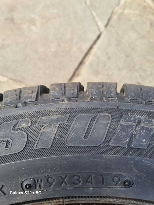 Зимові шини Bridgestone Blizzak Revo GZ