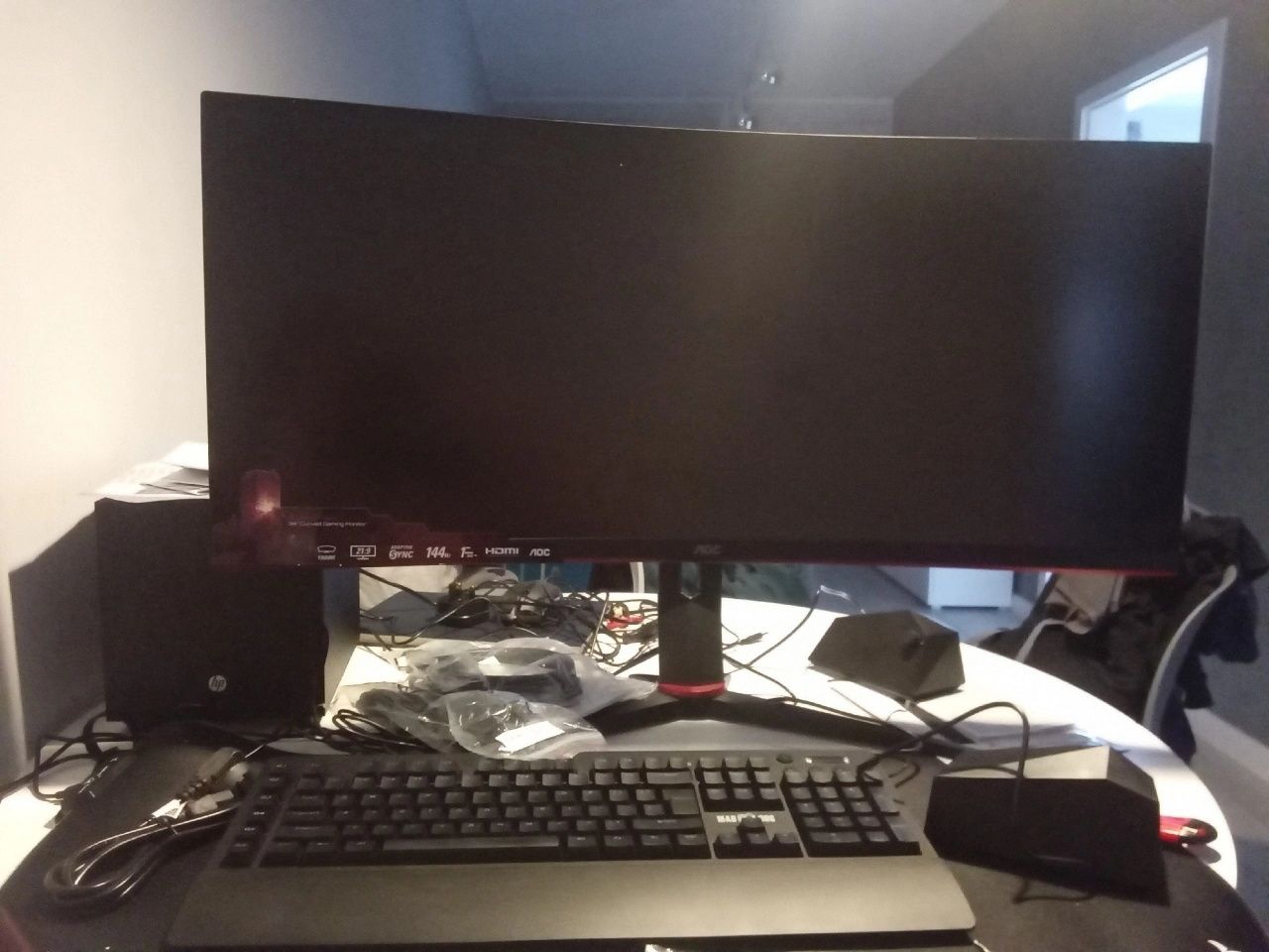 Monitor AOC 34 curved