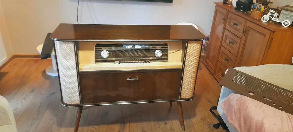 Piękne, stare radio lampowe Simonetta Quelle z 1963 roku