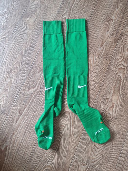 Продам зелені гетри Nike