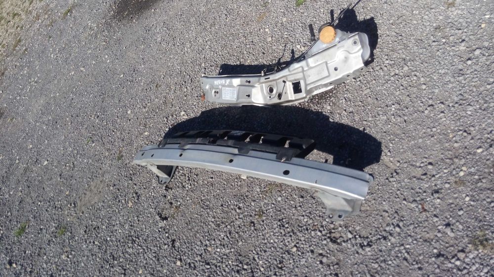 Opel Meriva A Belka zderzaka Przód Pas górny srebrny Z157