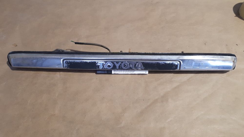Friso tampa da mala Toyota hiace