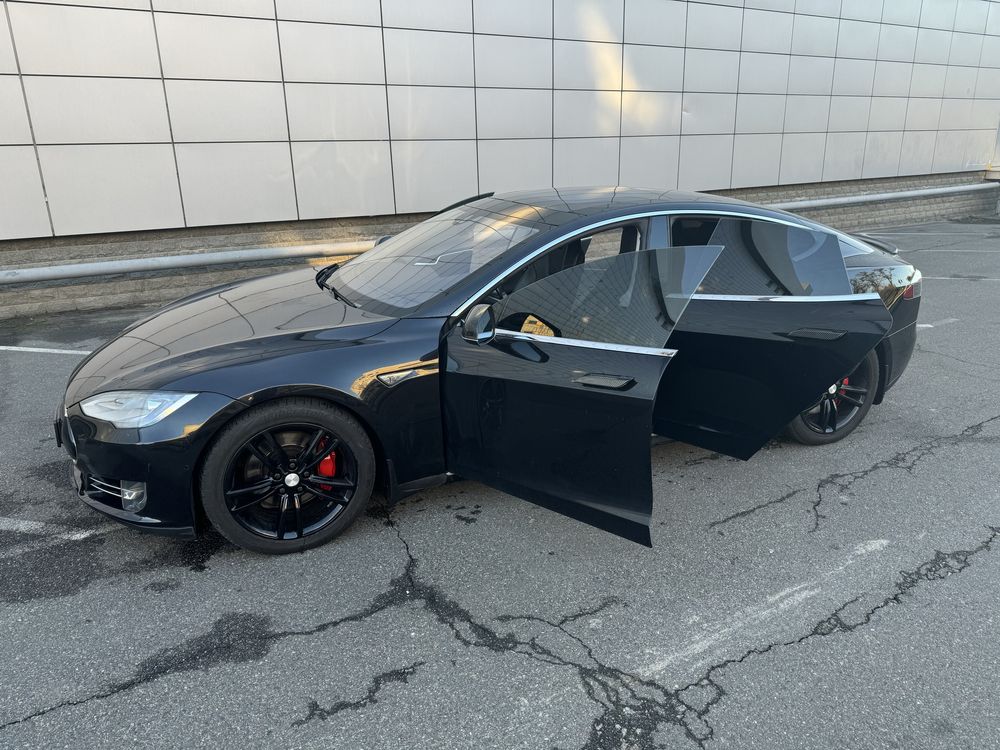 Tesla model S 2015 85kw Повний привід