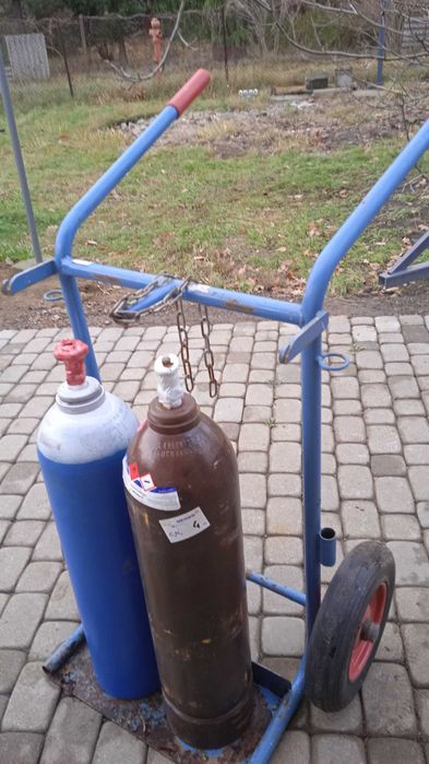 Acetylen tlen  z nowymi legalizacjami może być z wózkiem reduktorami
