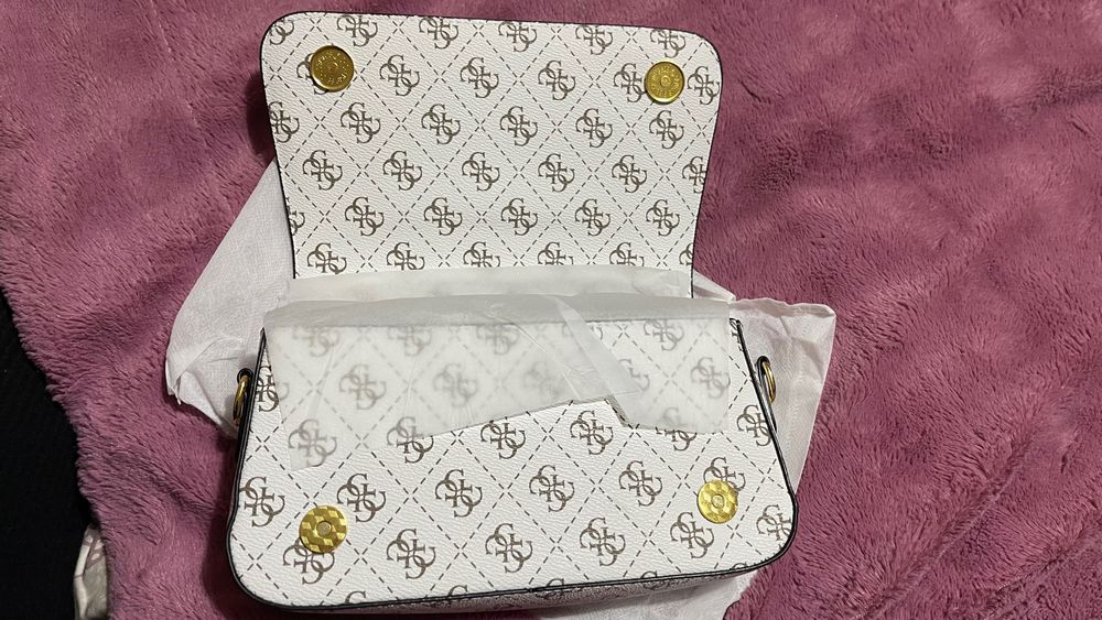 Mala guess branca nova