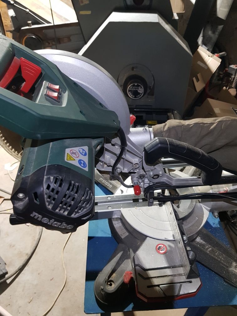 Пила з протяжкою Metabo kgs 254 m