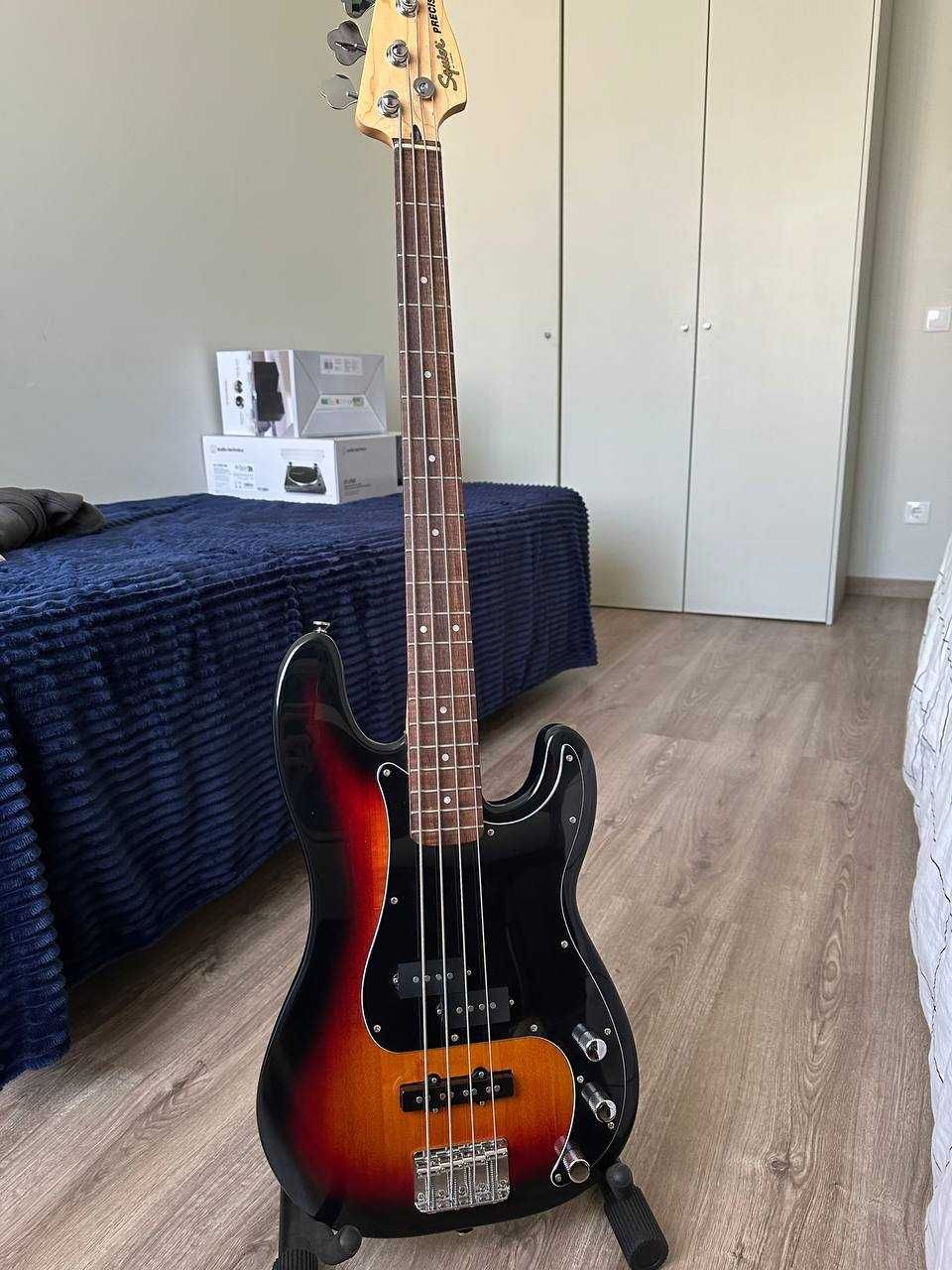 Baixo elétrico Squier Affinity series