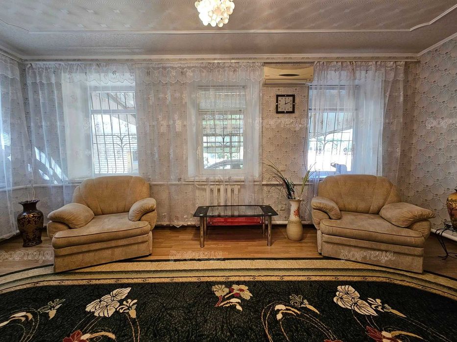 Продаж житлового будинку у Підгородному, поруч  школа