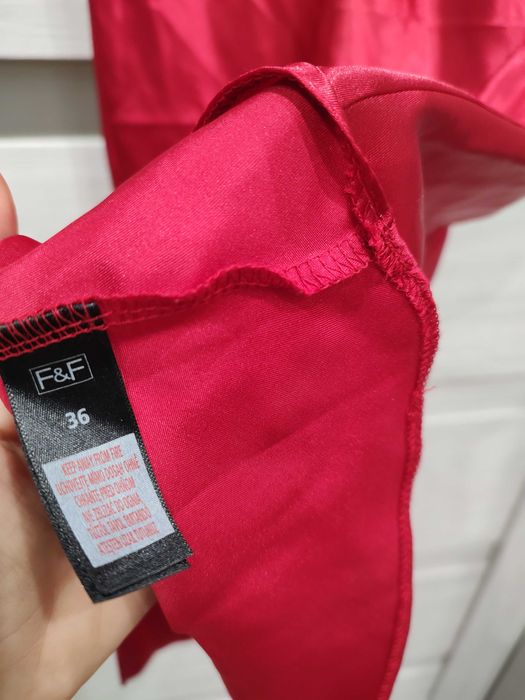 Koszula nocna czerwona satynowa F&F s/m stan bardzo dobry