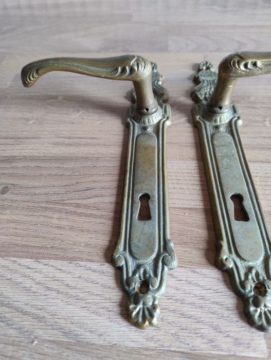 klamka z szyldem stara zdobiona mosiądz 2szt komplet