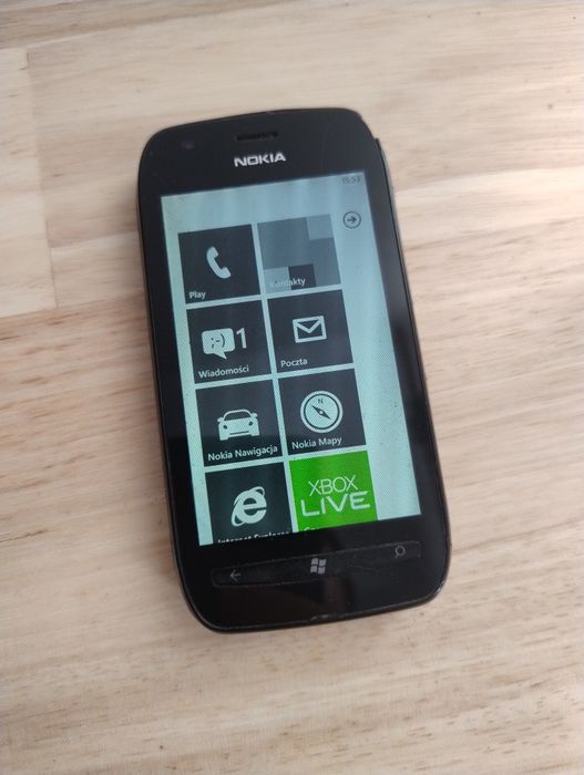 Nokia 710 - włącza się, na części lub do naprawy