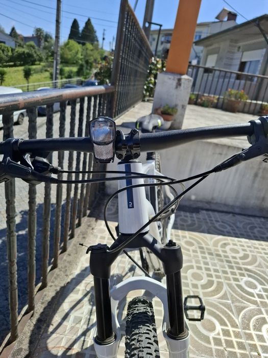 Bicicleta BTT Cross Country RACE 700 com talão digital.