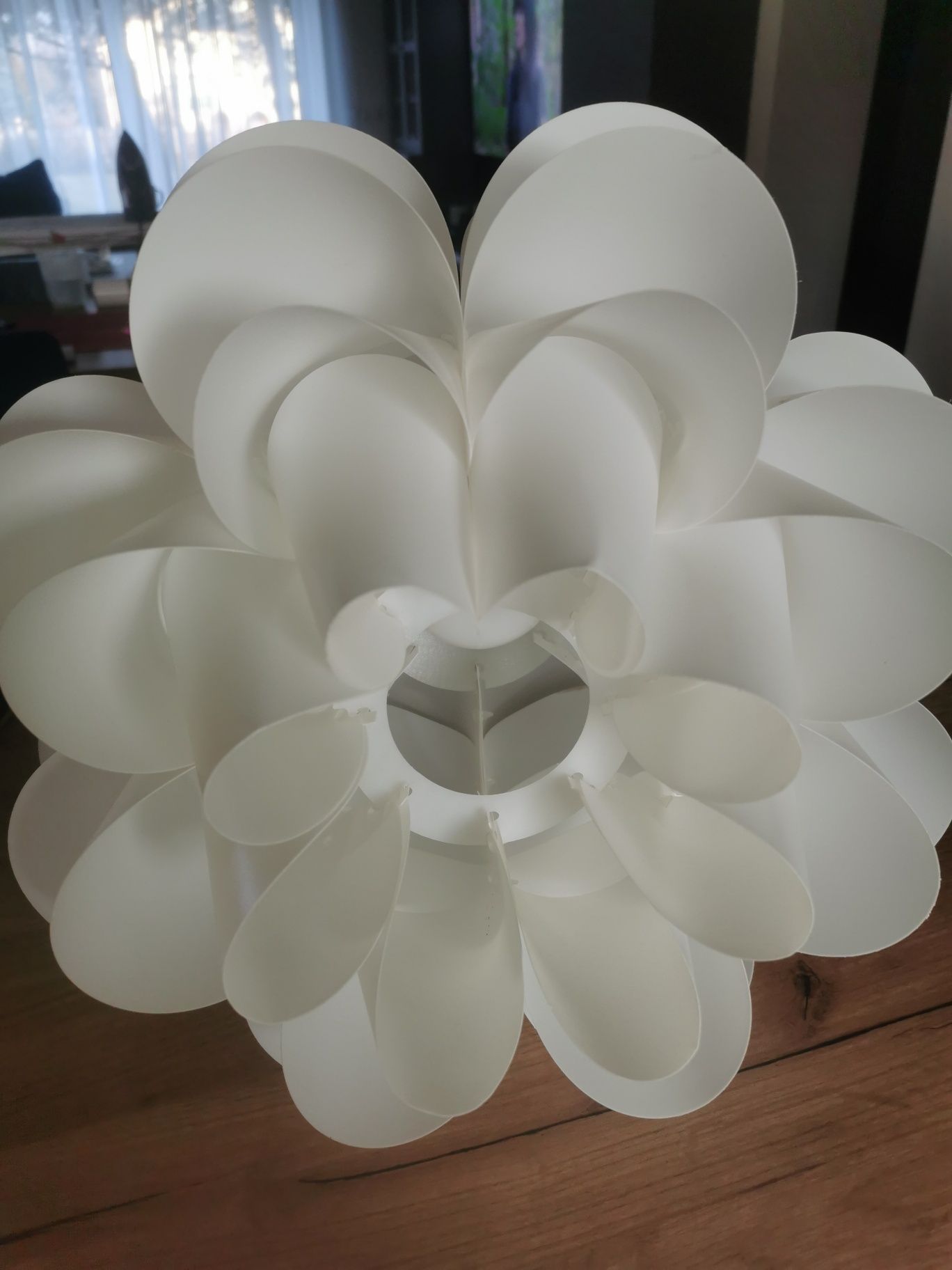 Przepiękna lampa do pokoju salonu