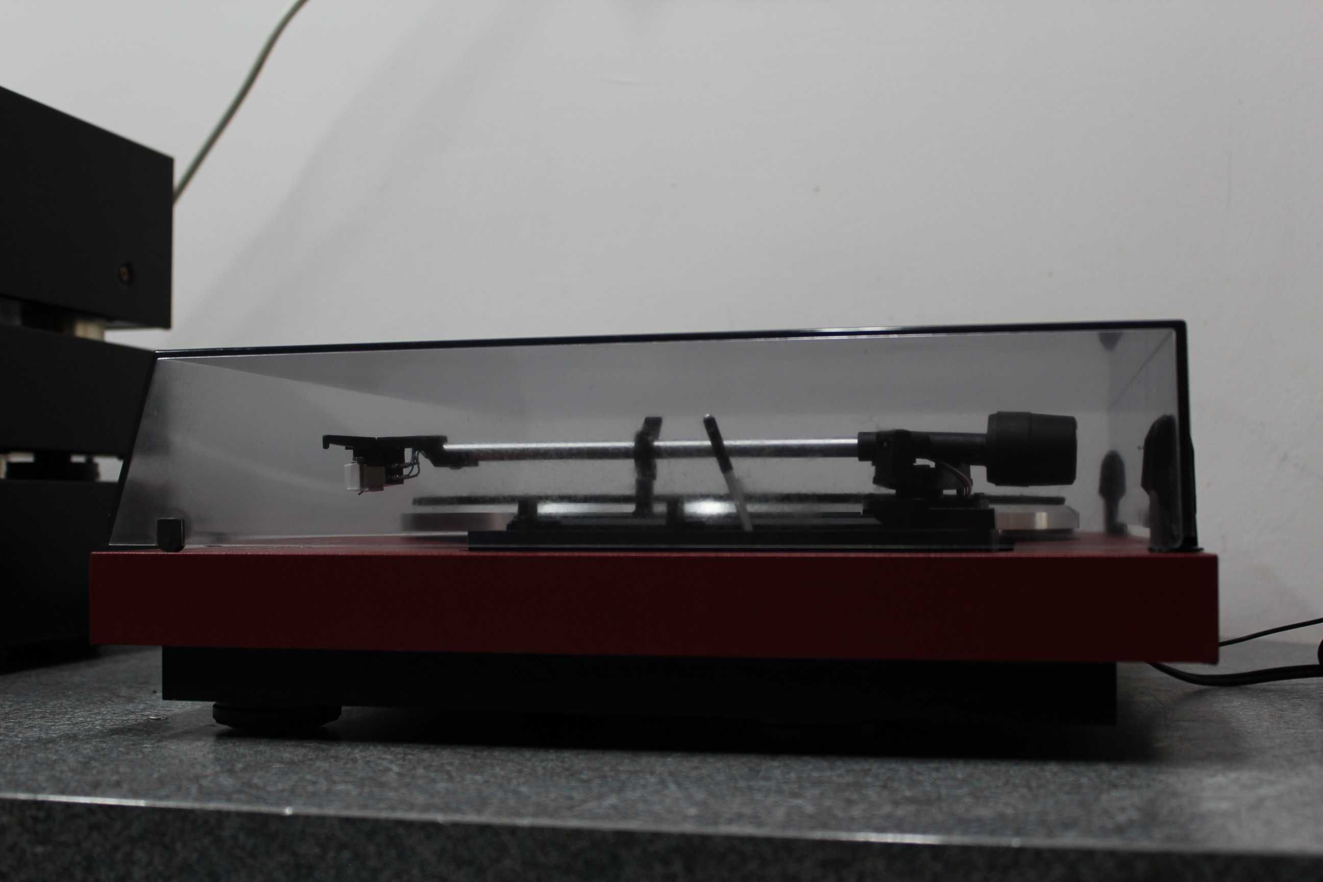 Gramofon Thorens - Music on Vinyl Edition