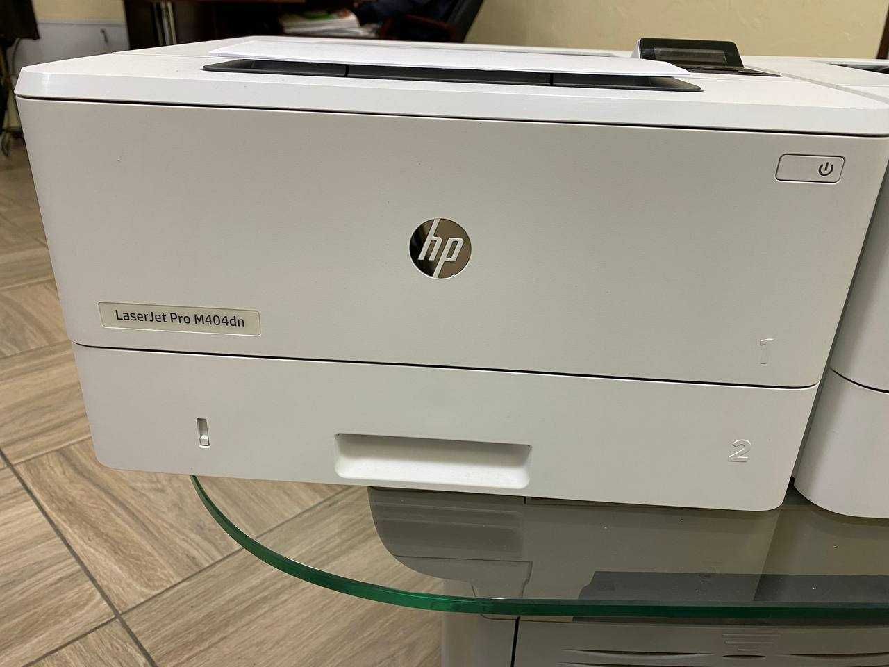 Принтер  HP LaserJet Pro M404dn