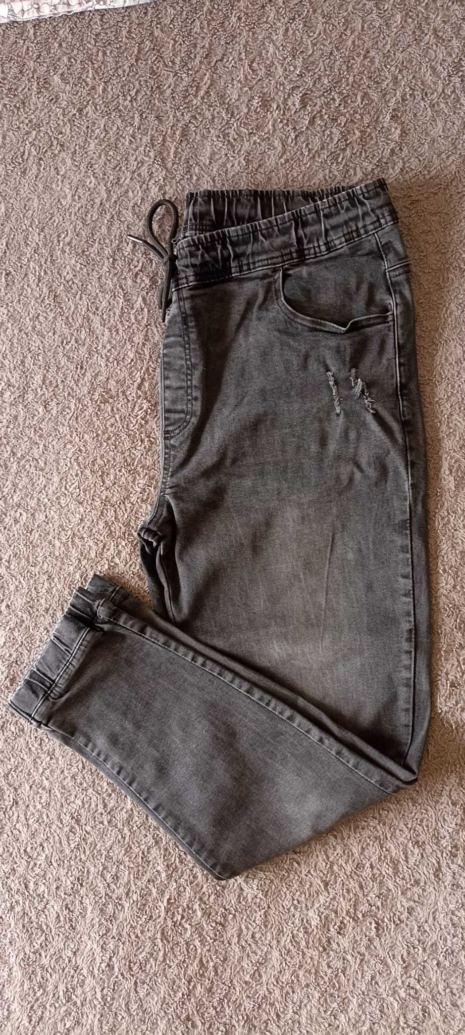 Calças jogger em denim cinza