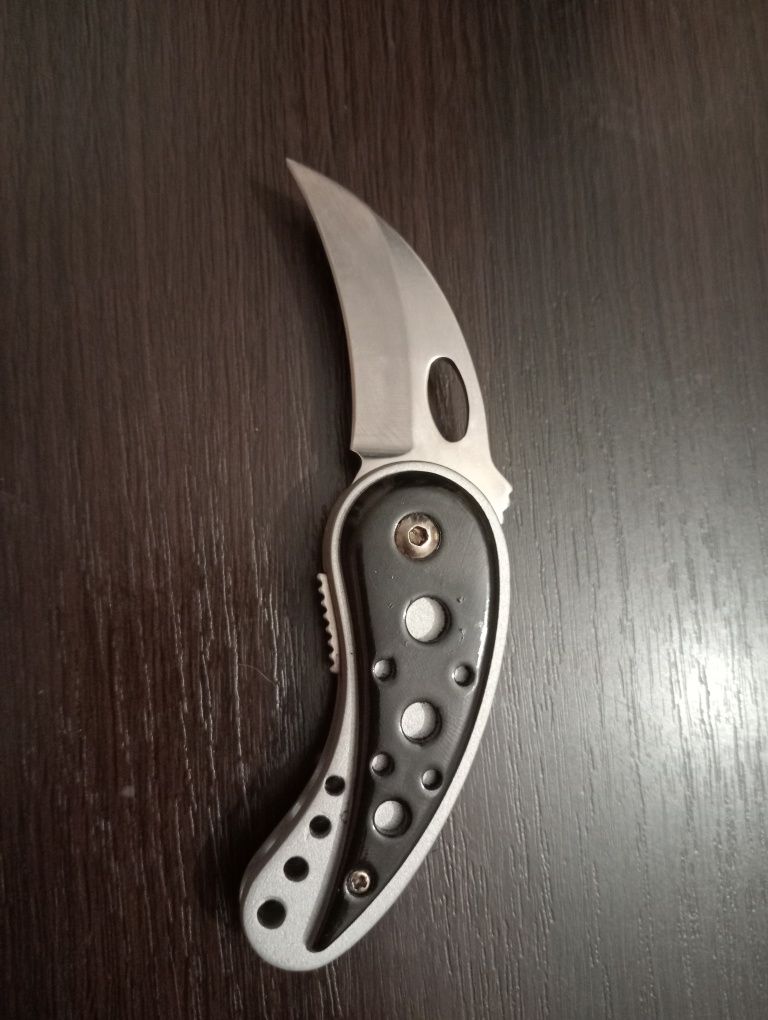 Mały karambit składany