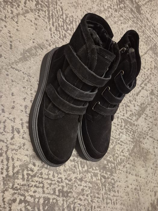 Зимові чоботи жіночі  Нові натуральна замша 40 р.