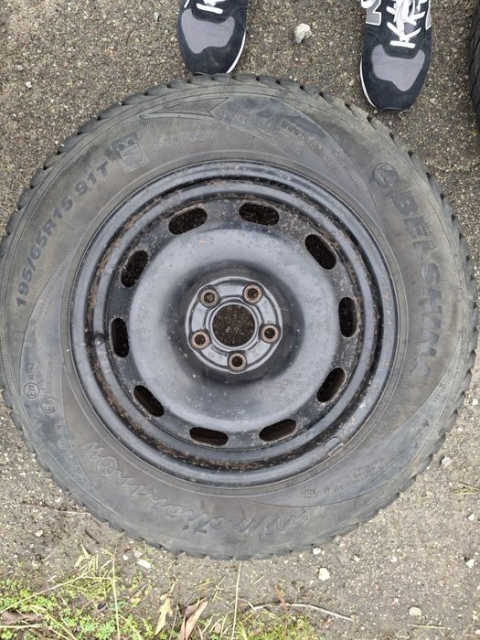 Продам зимнюю резину 195/65r15