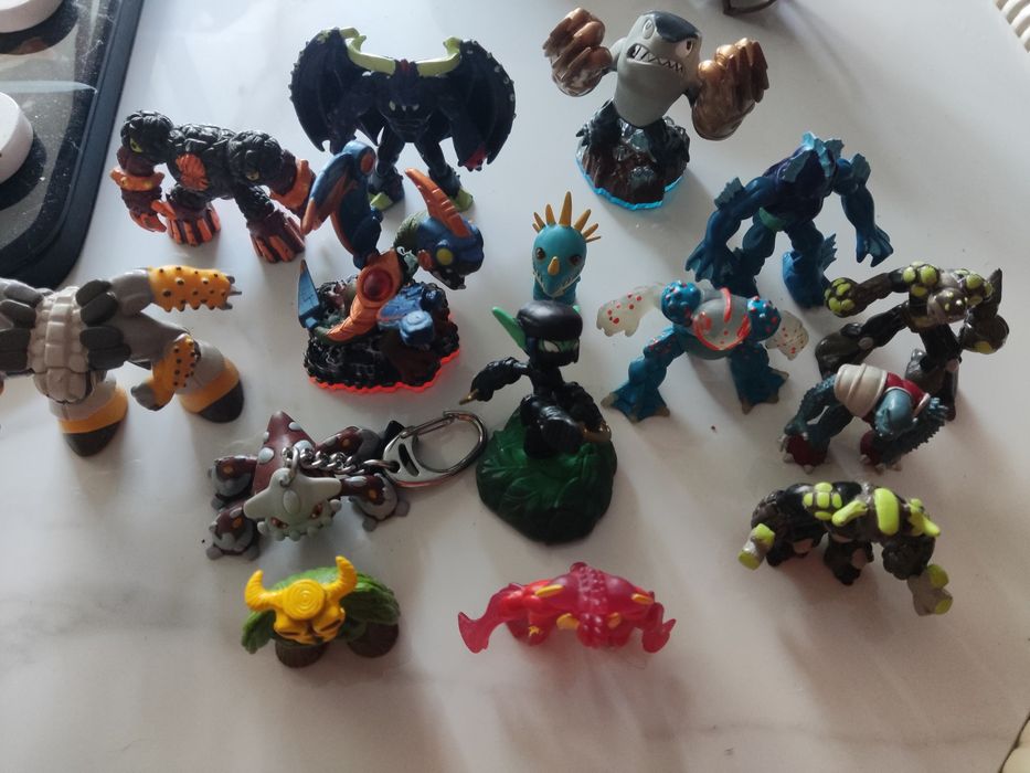 Vendo bonecos miniatura