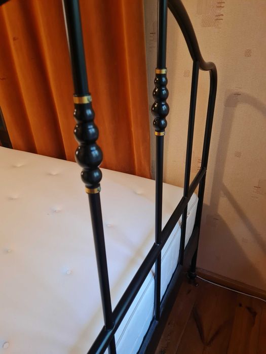 Łóżko metalowe IKEA z materacem
