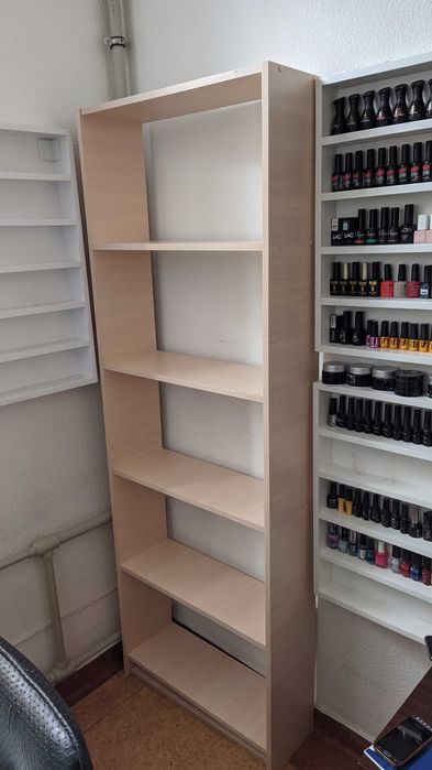 Продам мебель: шкаф, полки, кресло