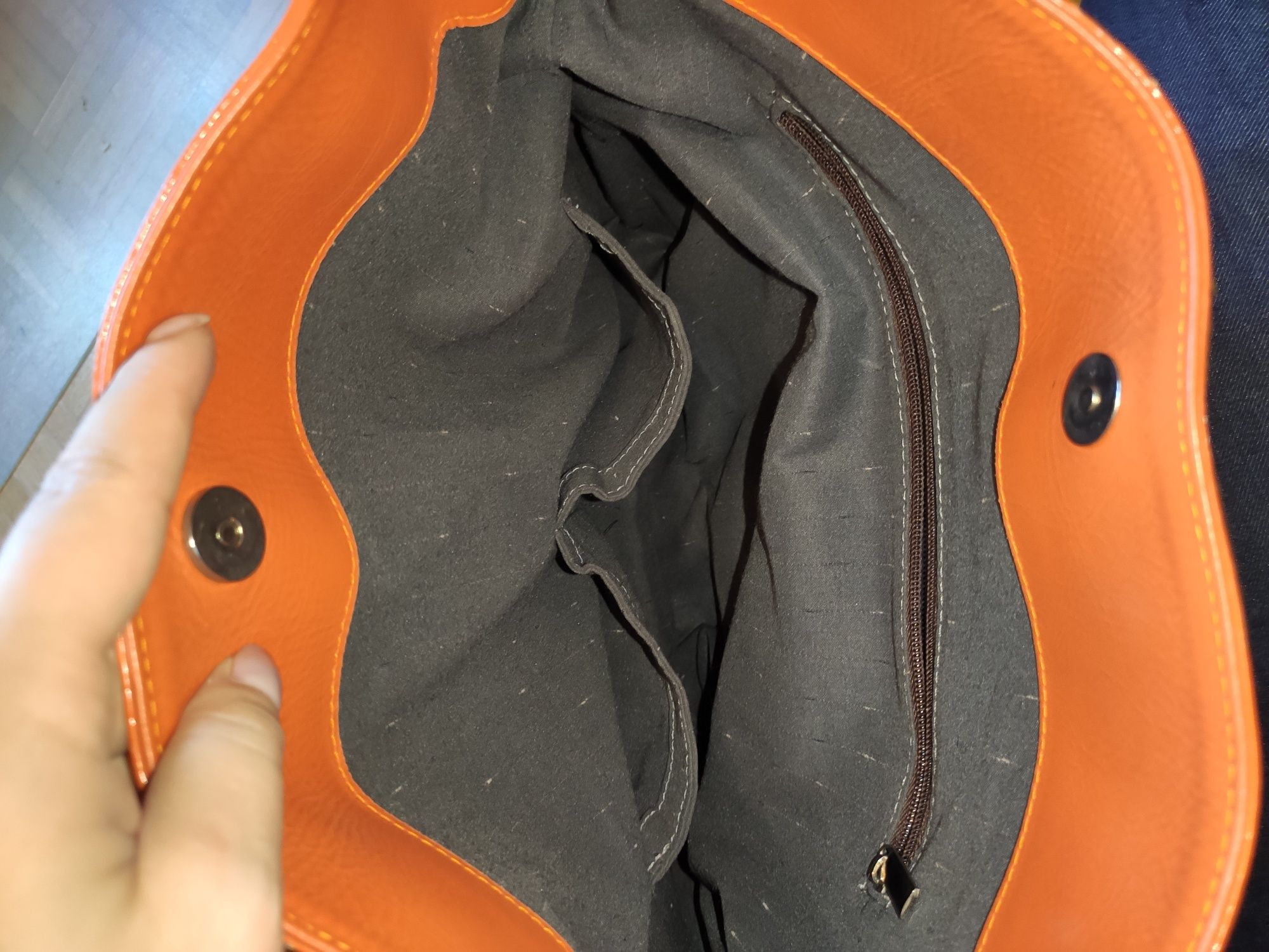 Batycki torebka na ramię pomarańczowa lakierowana skórzana