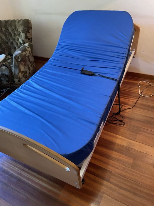 Cama articulada electrica c/ comando e colchão