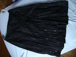 Elegancka czarna spódnica zdobiona rozm 40 karbowana