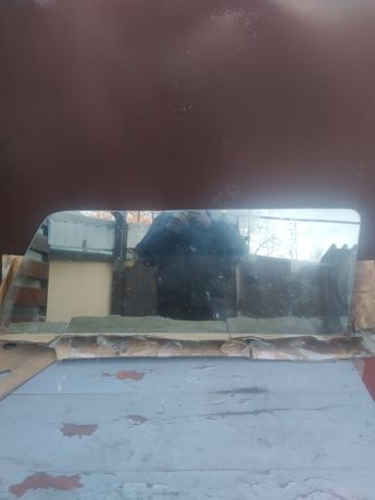 Стекло боковое Волга фургон