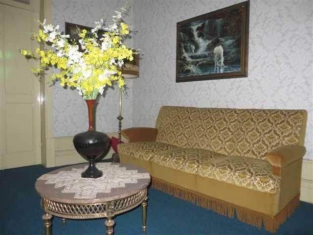Conjunto de sofá e poltronas