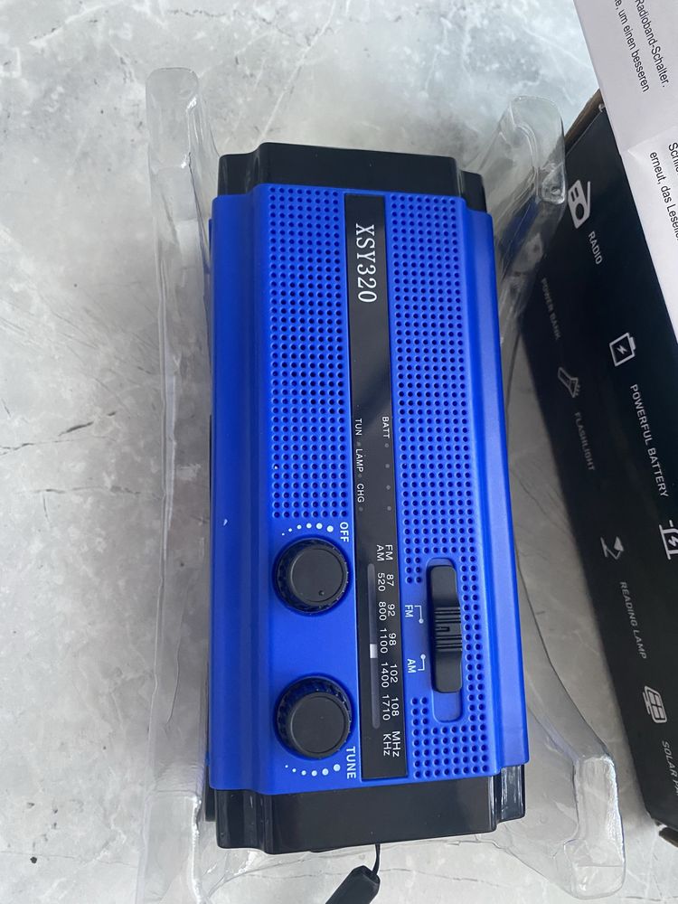 Przenośne Radio FM  Solarne Korbowe Powerbank