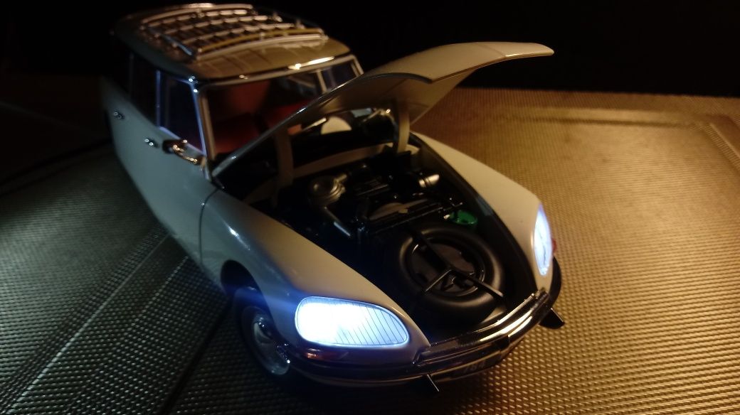 CITROEN DS 21 Break Norev 1/18 LED