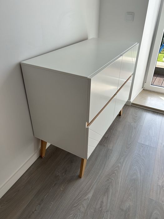 Cama com colchão e comoda Trama