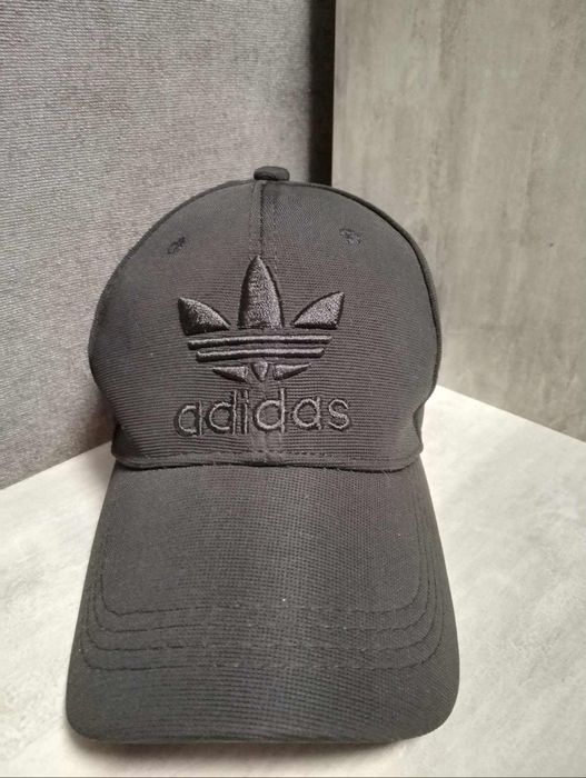 Кепка adidas в хорошому стані