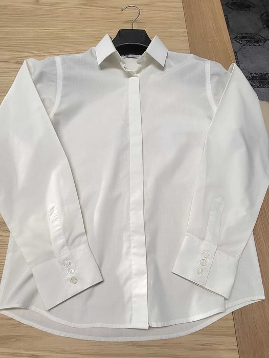 Traje Académico Feminino - Universidade de Aveiro