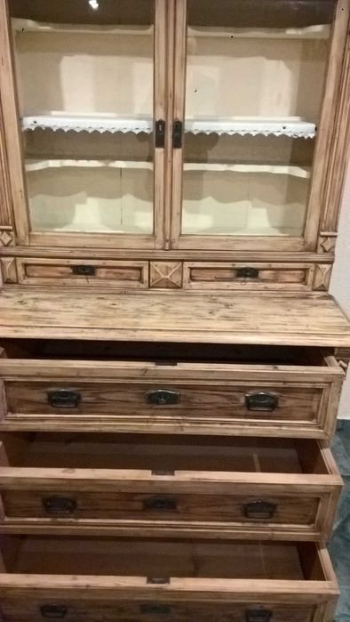 Kredens przedwojenny