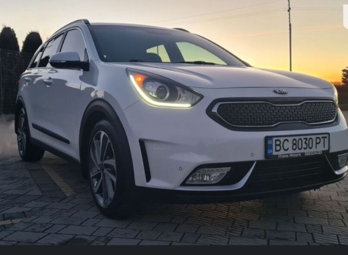 Kia Niro гібрид максимальна комплектація