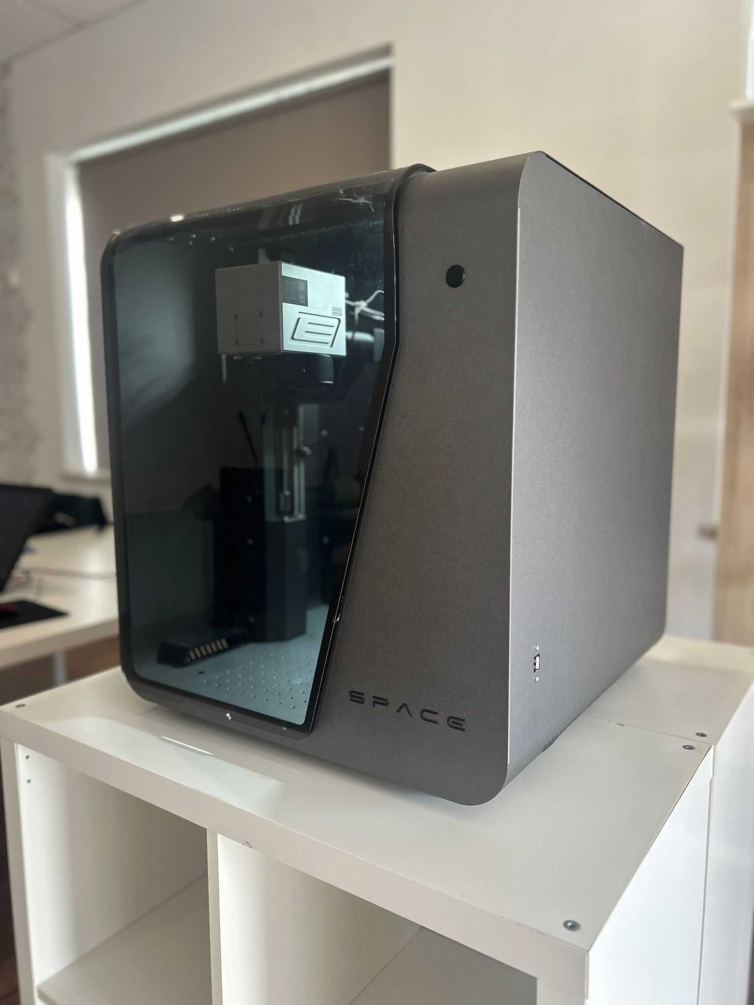 Space: Máquina de Gravação a Laser Fiber!