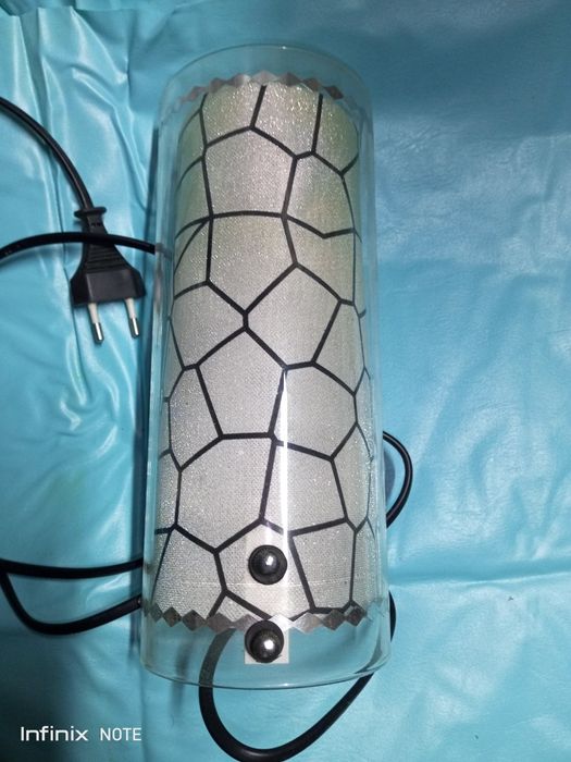 Продам светильник настенный