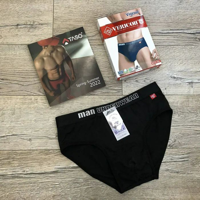 Zestaw męskich slipów – 3 sztuki w opakowaniu, w różnych kolorach